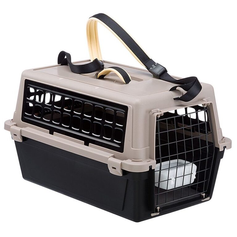 Переноска для животных FERPLAST Atlas 20 Trendy+ (черная, с ремнём) 37х58х32см Переноска для животных FERPLAST Atlas 20 Trendy+ (черная, с ремнём) 37х58х32см